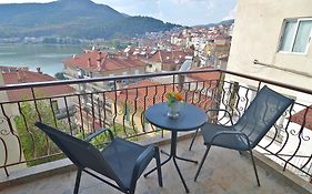 Panos Suite Lake View-Private Parking